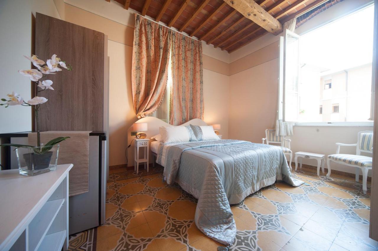 Lucca Relais Bed & Breakfast Exterior photo