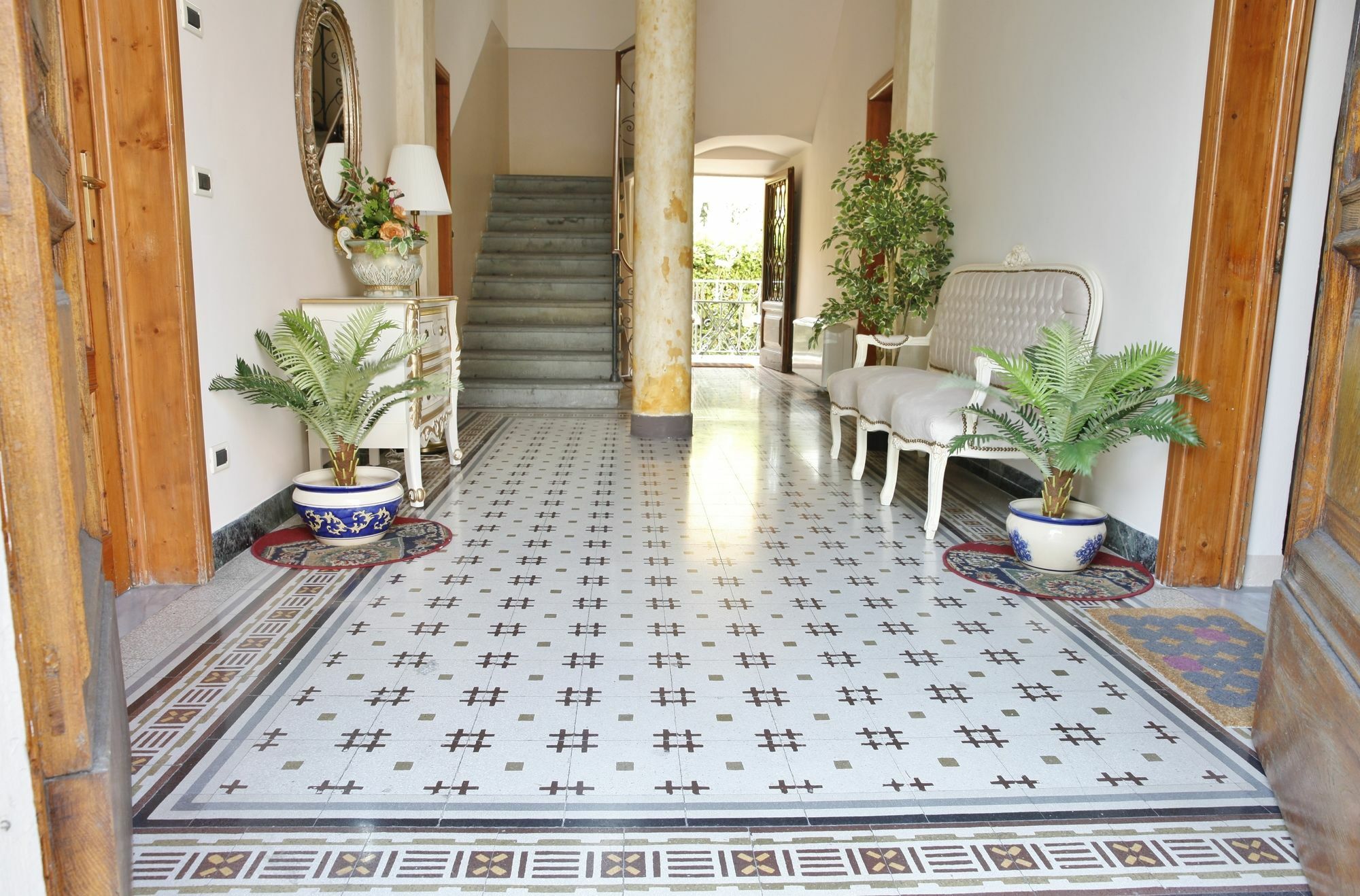 Lucca Relais Bed & Breakfast Exterior photo